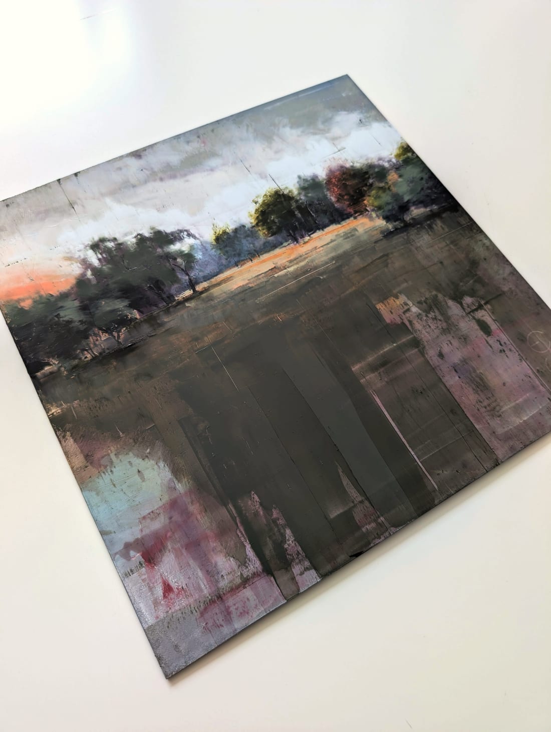 Park Landscape 02 seen from the side – treeline against a pale sky, oil on aluminium dibond